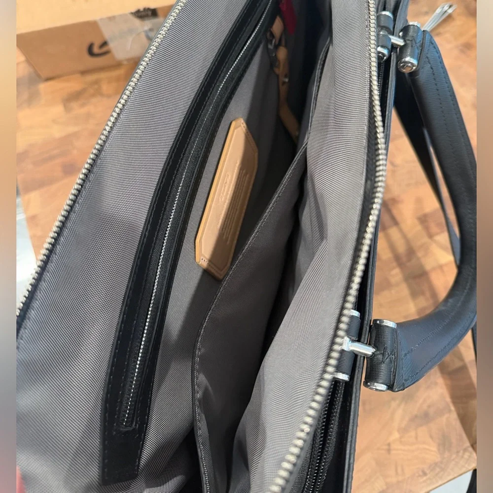 Tumi Astor Regis Black Leather Briefcase Messenger Laptop Bag - 93211D